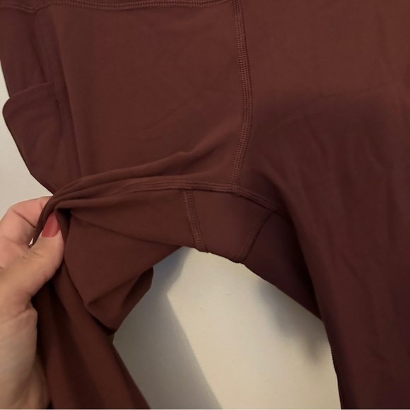 Lululemon Sharp Turns Crop 17" Redwood size 6 W6AMES - Picture 6 of 7